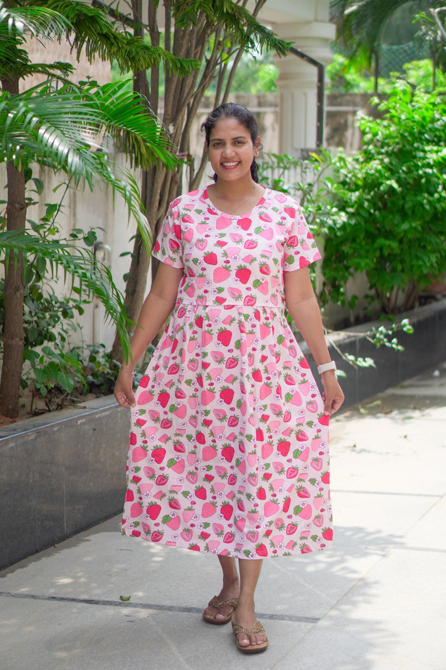 Sweet Berry Feeding calf length Nighty