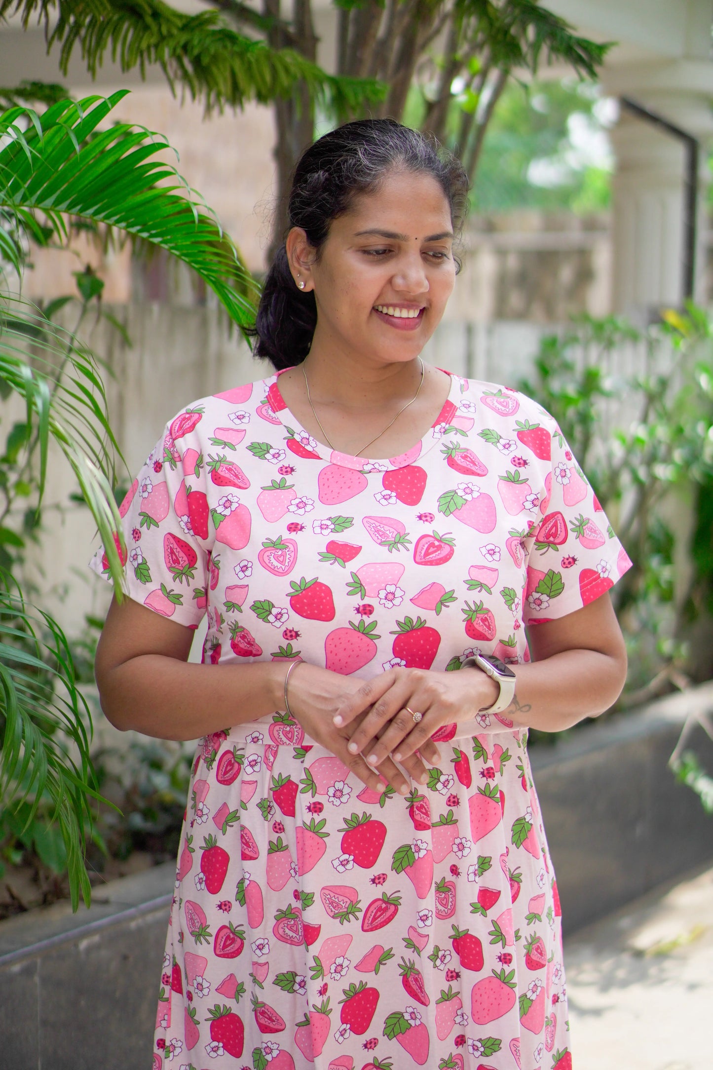 Sweet Berry Feeding calf length Nighty