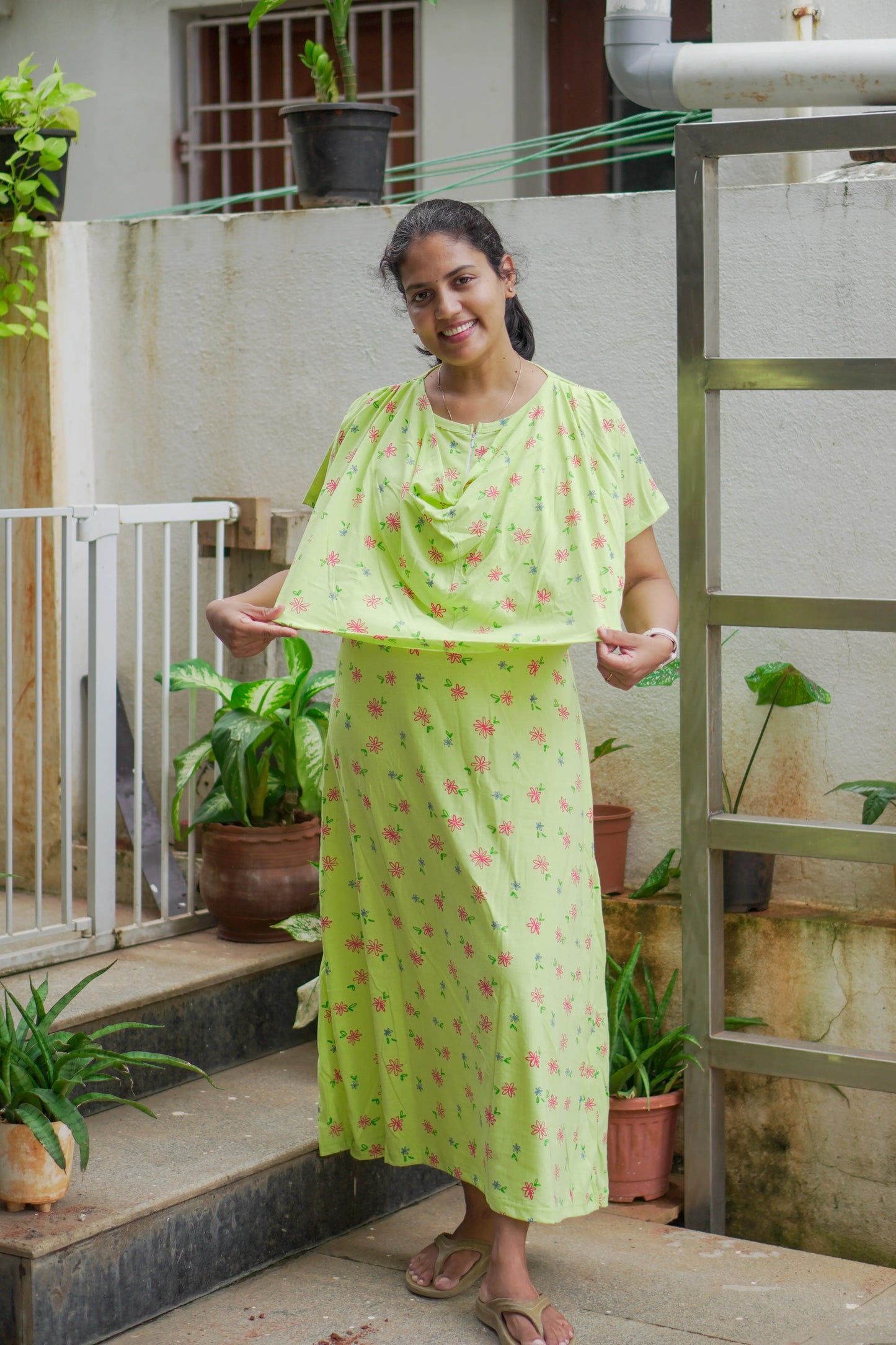 Lime Blossom Dupatta Feeding Nighty